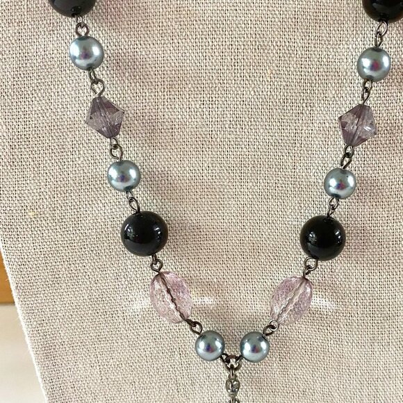 😃 $5 ADD-ON 😃 Gunmetal and Grey Faux Pearl Necklace EUC - Picture 3 of 4